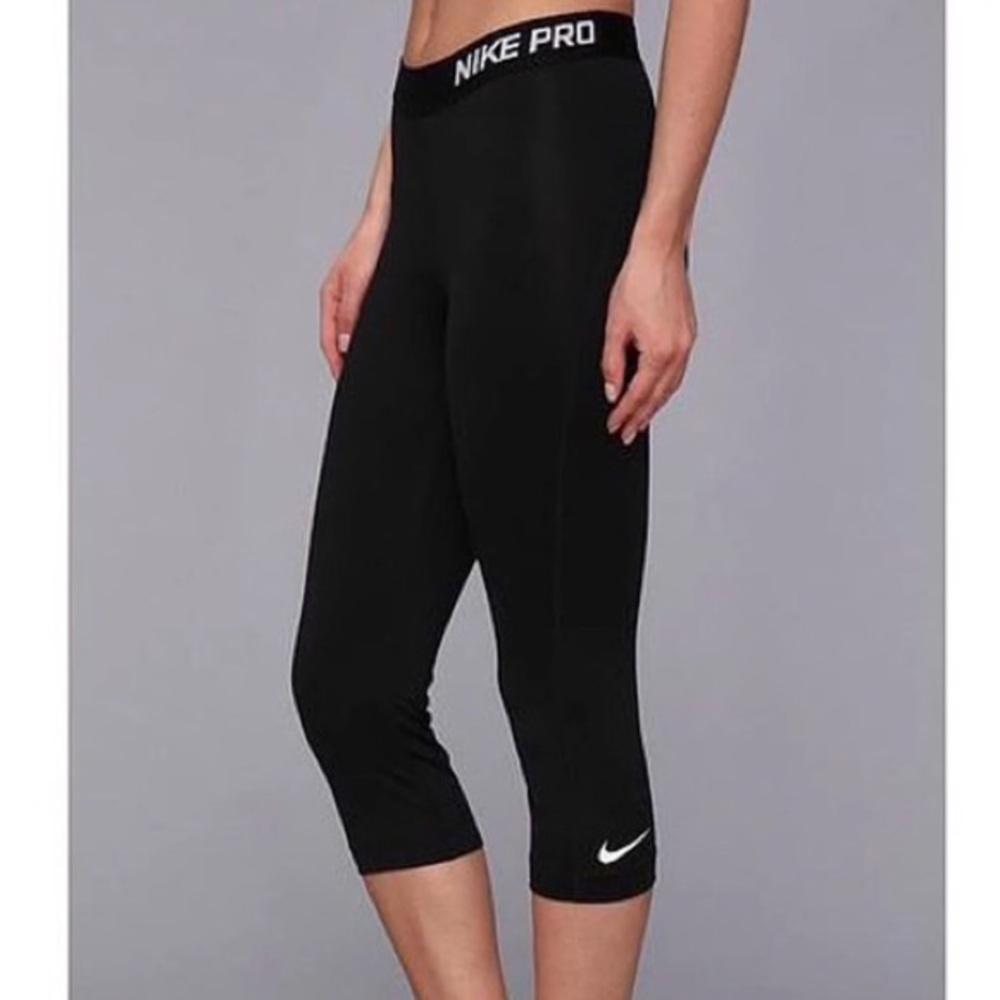 Nike pro cropped leggings